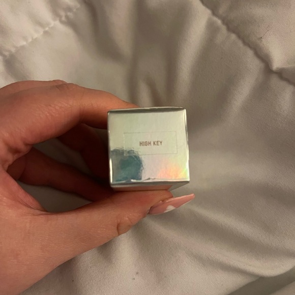 BRAND NEW KKW Beauty Flashing Lights Highlighter in shade ‘High Key’ - Picture 8 of 8